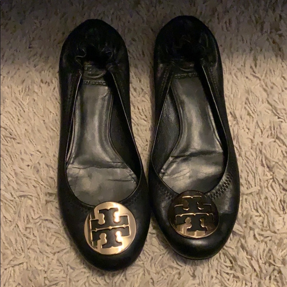 Tory Burch flats- Riva (black and gold 8) - Picture 2 of 16